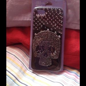Black Skull iPhone 5 cell cases