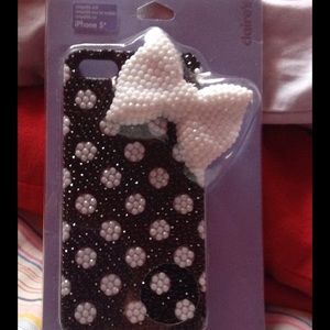 Black and white polka dot cell case