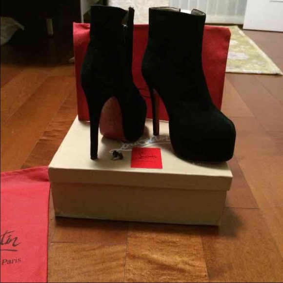 Louboutin daf booties