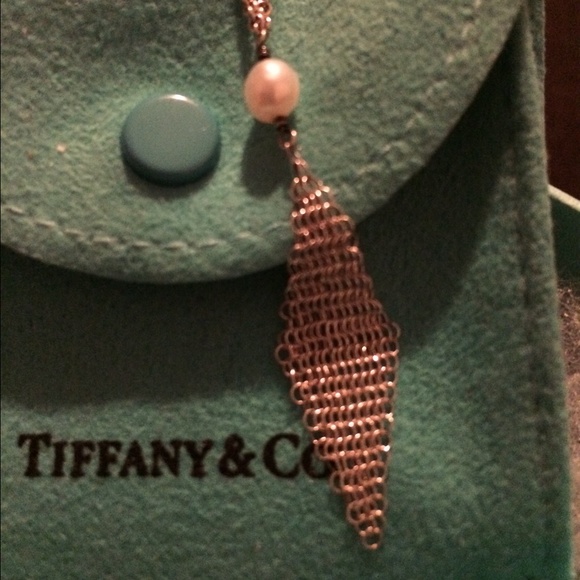 Authentic Tiffany Mesh Pearl Necklace - Picture 4 of 4
