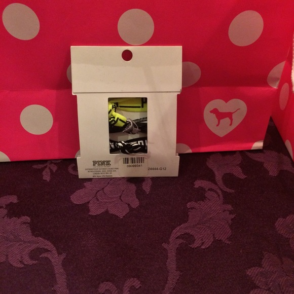 SOLD🌷Victoria's Secret Pink Hair Ties 3- Pack 🌷 - Picture 2 of 2