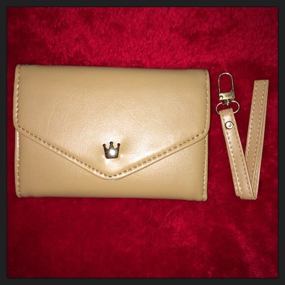 ❌ SOLD ❌ Wristlet iPhone Case/Wallet - Picture 4 of 4