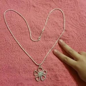 Sterling silver chain w pendant