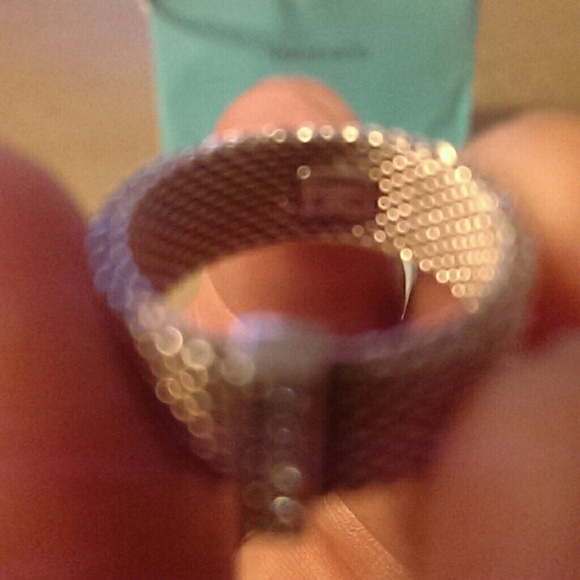 Authentic Tiffany & Co ring - Picture 3 of 3