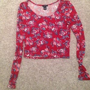 Rue 21 large long sleeve crop top