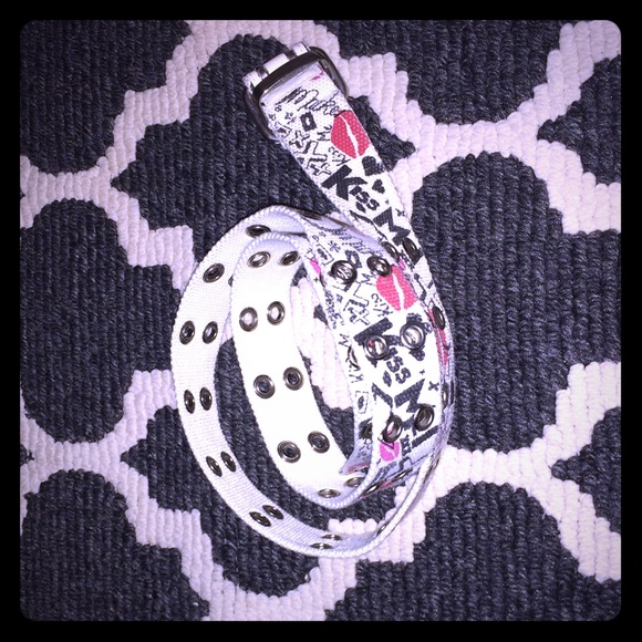 Graffiti Print Belt