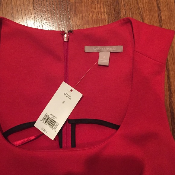 Red, classy, cocktail dress. - Picture 3 of 3