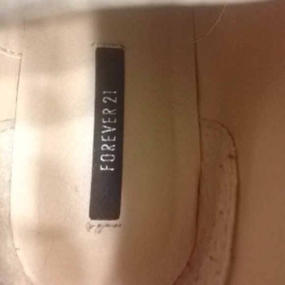 grey & pink on the bottom booties - Picture 4 of 4