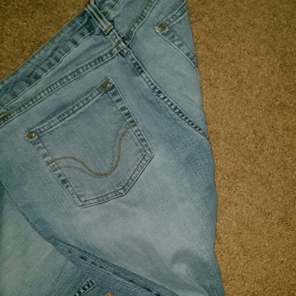 Capris - Picture 2 of 2