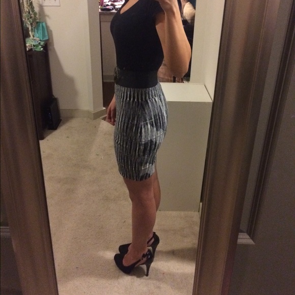 BCBG Bandage Power Skirt - Like New - Picture 4 of 4