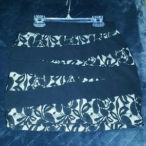 G BY GUESS BODYCON MINI SKIRT- LACE