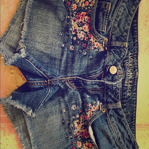 American eagle embroidered shorts