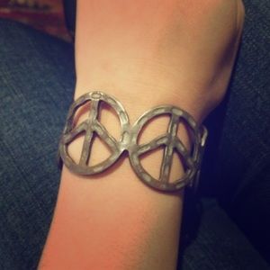 Peace sign bracelet