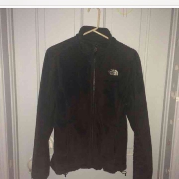 Black fuzzy North Face💕✨ Osito Style