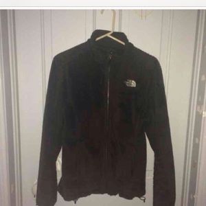 Black fuzzy North Face💕✨ Osito Style