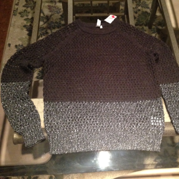 NEW Loose knit, see thru M sweater