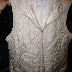 White/cream Old Navy Quilted Vest!