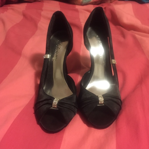 Black dress shoes