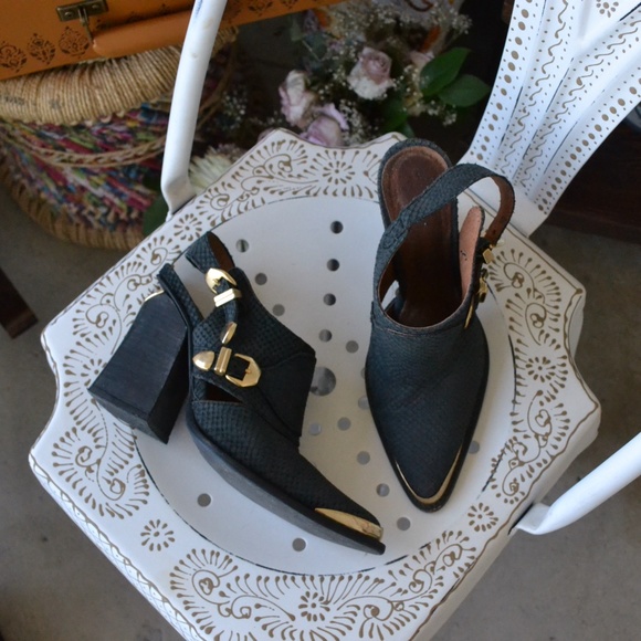 Jeffrey Campbell Shoes - jeffrey campbell | alla snakeskin booties