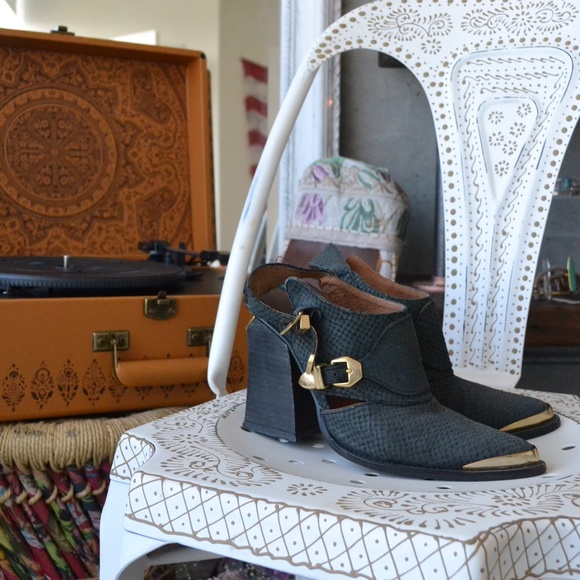 jeffrey campbell | alla snakeskin booties - Picture 2 of 4