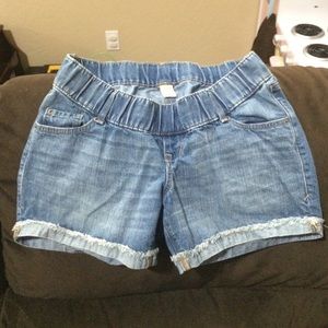 Old Navy maternity shorts