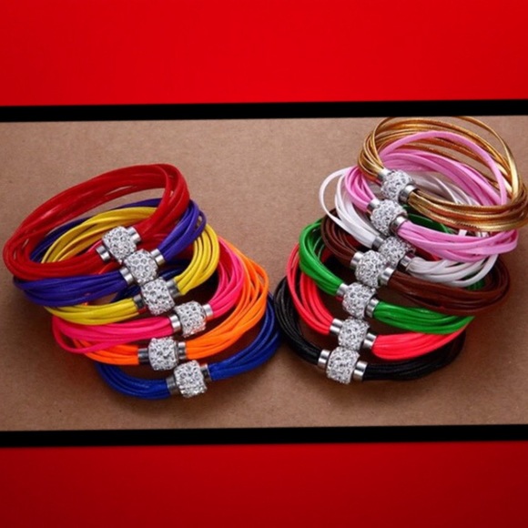 🌟Trendy red bracelet🌟 - Picture 2 of 3