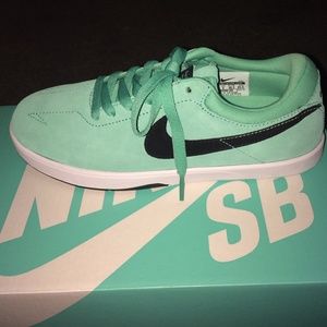 Nike Eric Koston crystal mint/black size 4.5 youth