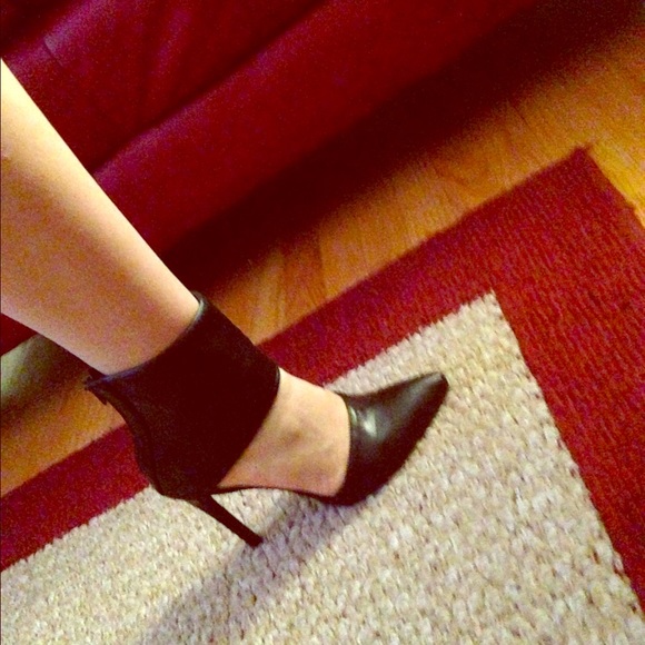 Black sexy stilettos!