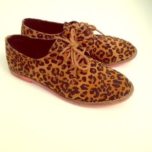 Bundle leopard shoes