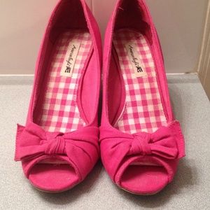 Pink American eagle wedges