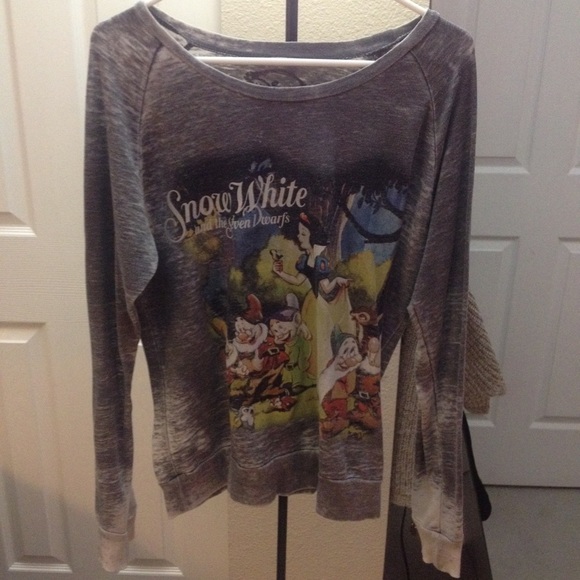 Snow White tee