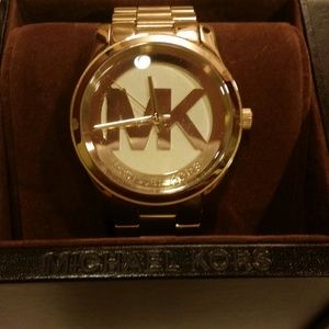 🚫SOLD🚫- Michael Kors Logo Runaway Goldtone watch