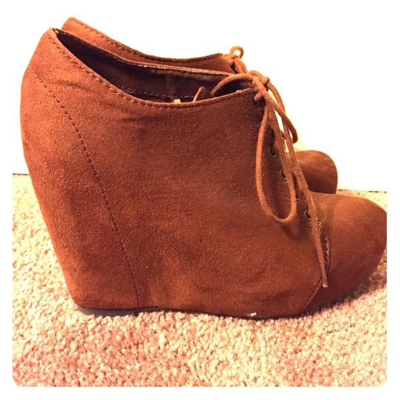Brown Wedges