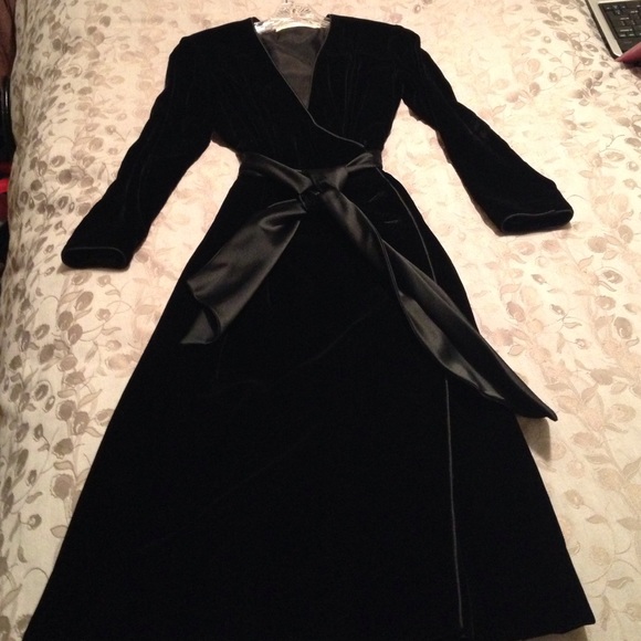 LBD- black velvet