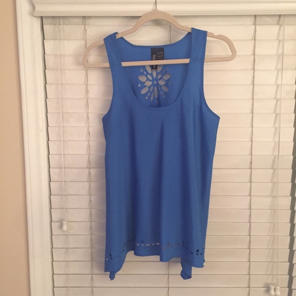 Blue cutout sleeveless top - Picture 1 of 4