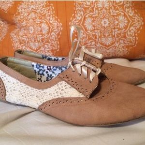 Oxford-Style Flats
