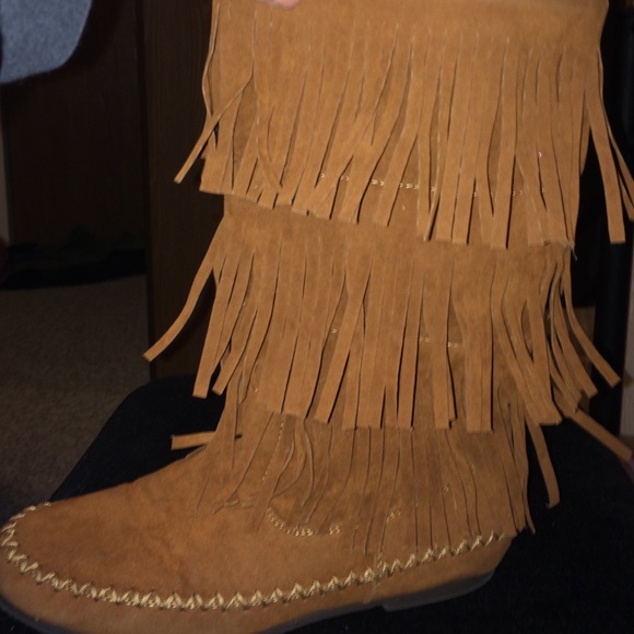 Fringe boots