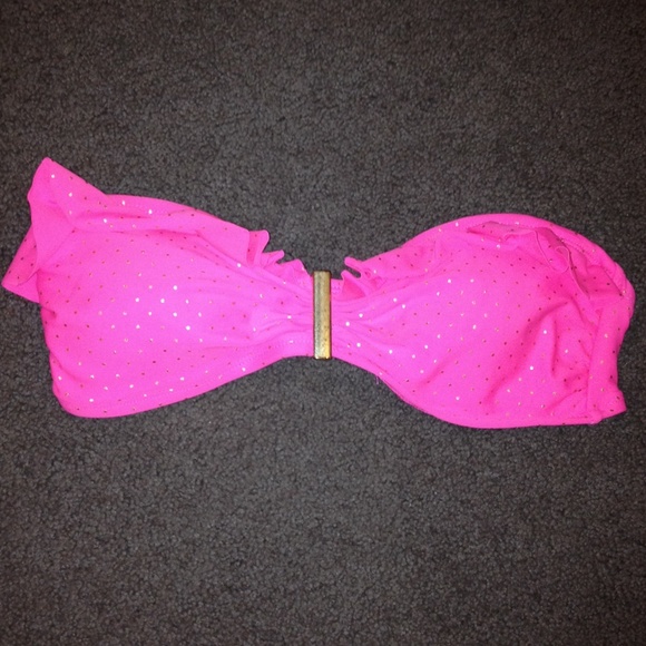Strapless pink bandeau with ruffles