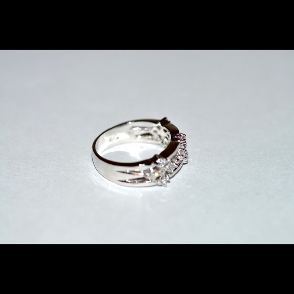 Ring - Picture 2 of 3