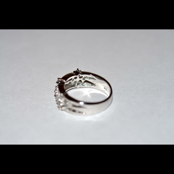 Ring - Picture 3 of 3