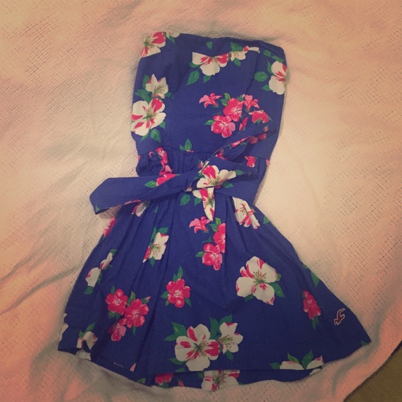 Hollister floral dress with bow