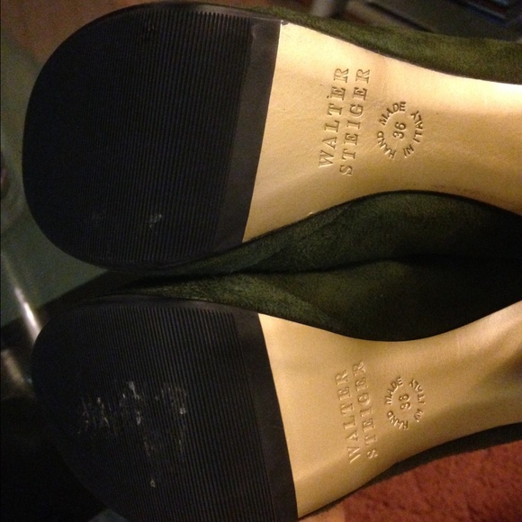 **SOLD**WALTER STEIGER HUNTER GREEN CUTOUT BOOTIES - Picture 4 of 4