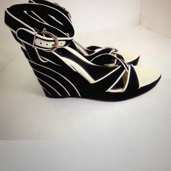 Ferragamo Alerja Striped Linen Leather Platforms