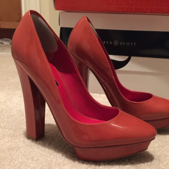 🆕👠 Charles Jourdan 'Elegant' Pumps Coral - Picture 3 of 4
