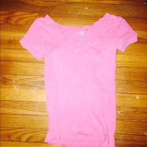 pink tshirt
