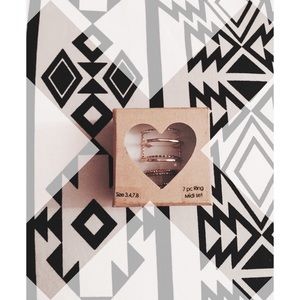 7 piece gold ring set