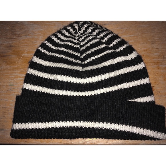 SOLD ON MÉRCARI 😊💜 - Picture 3 of 3