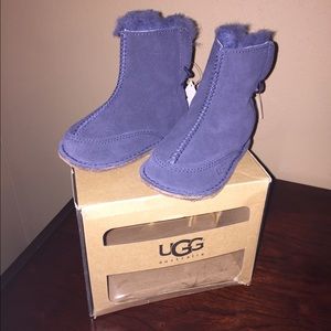 100% Authentic New UGG "BOO" Navy boots