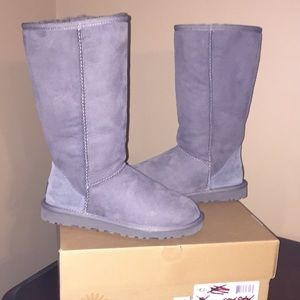 💯% Authentic UGG Classic Tall Gray ✳️Reduced