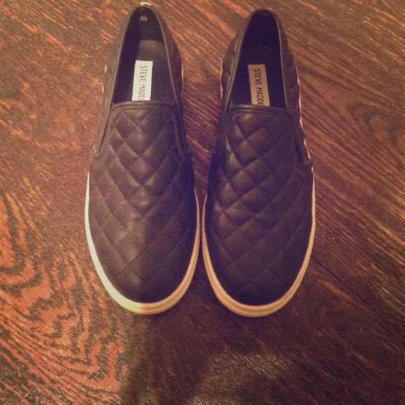 Steve Madden puffy slip ons